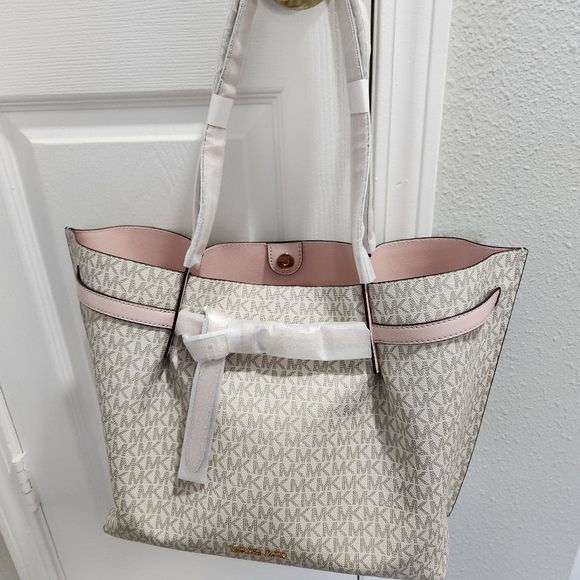 MICHAEL Michael Kors Handbags - Michael kors Purse